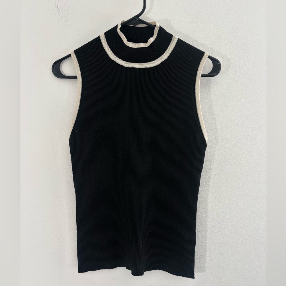 Tahari Women’s Large Sleeveless Black Fitted Business Casual Shirt Turtleneck